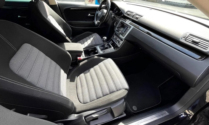 Volkswagen CC cena 54900 przebieg: 190360, rok produkcji 2014 z Chorzów małe 154
